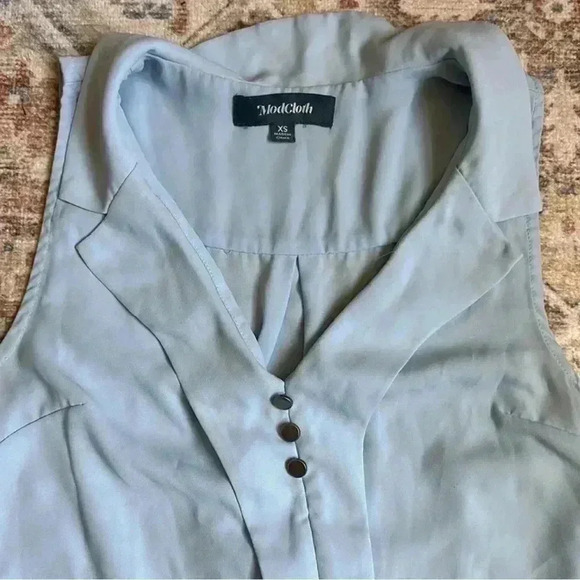 Pale blue top - Picture 3 of 3